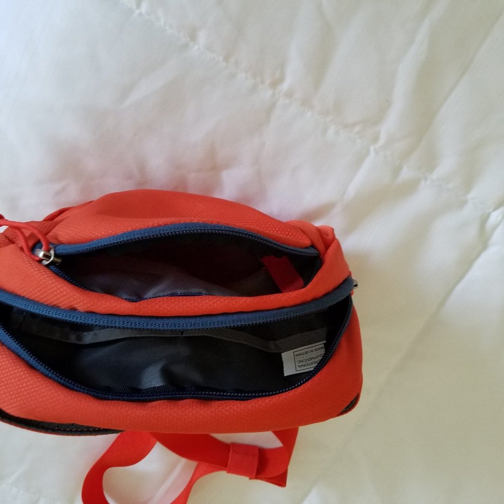 REI fanny pack - EUC 7in - Picture 2 of 4
